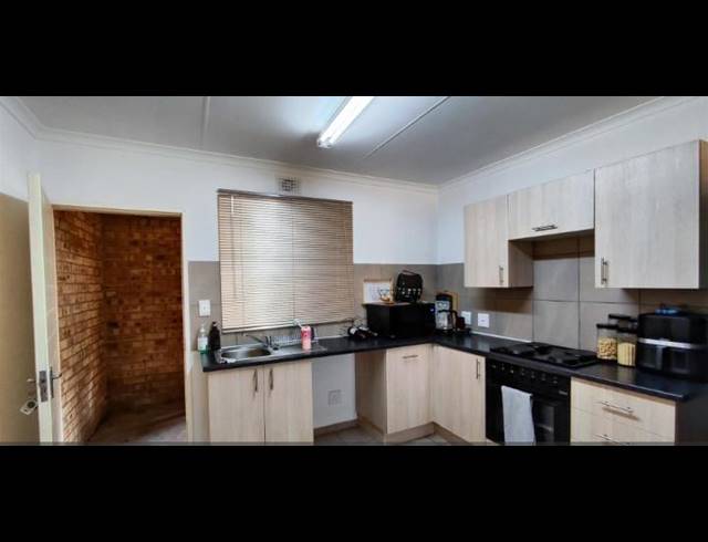 3 BEDROOM APARTMENT FOR SALE IN ALBERTSDAL